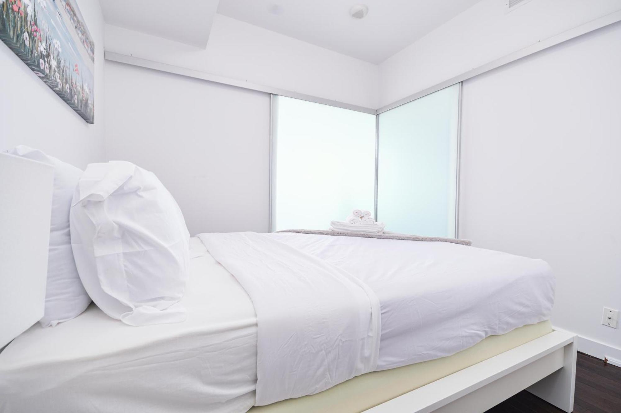 Downtown Toronto Condo Near Cn Tower, Scotiabank Arena, Rogers Centre, Union Station 외부 사진