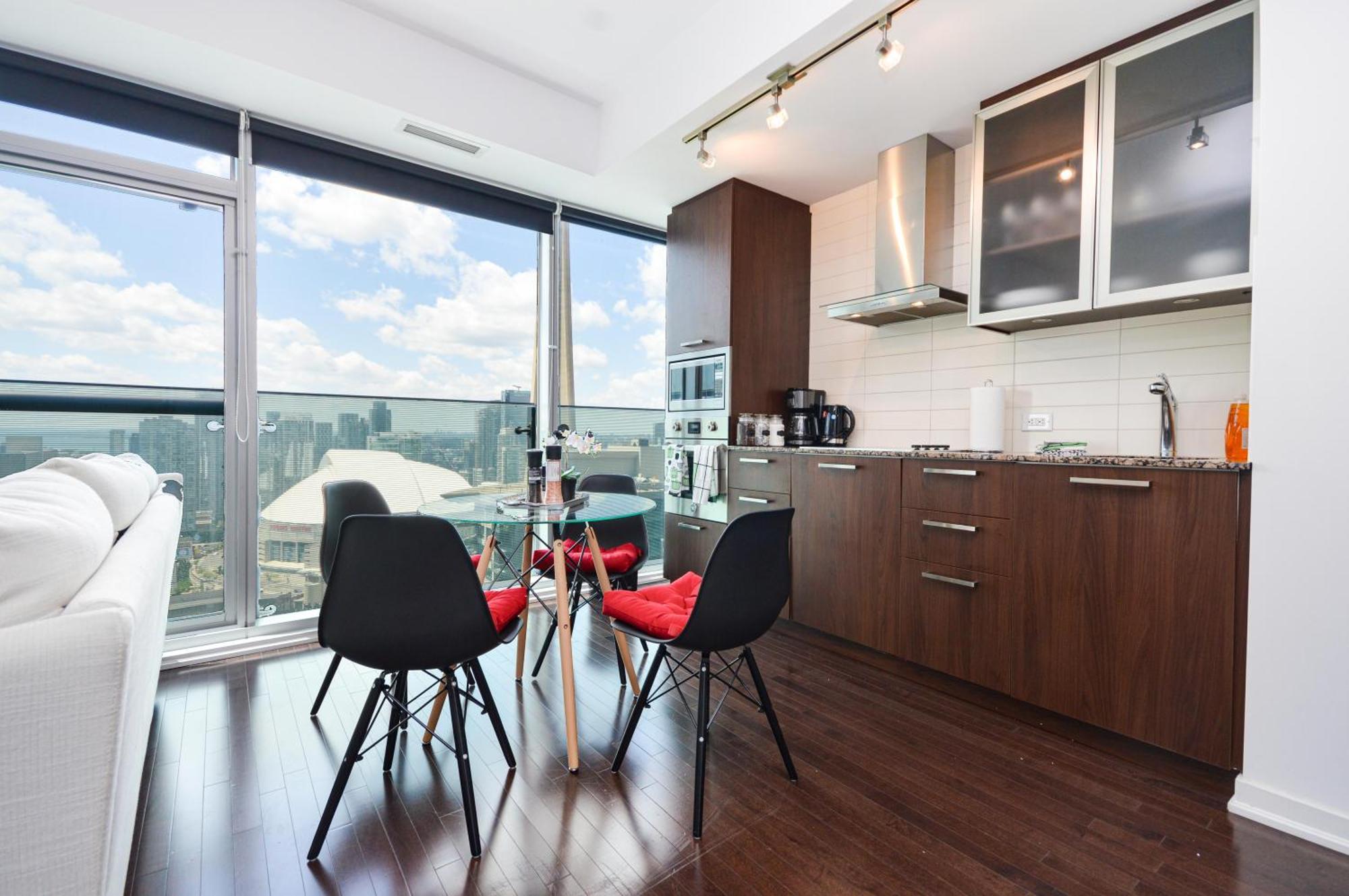 Downtown Toronto Condo Near Cn Tower, Scotiabank Arena, Rogers Centre, Union Station 외부 사진