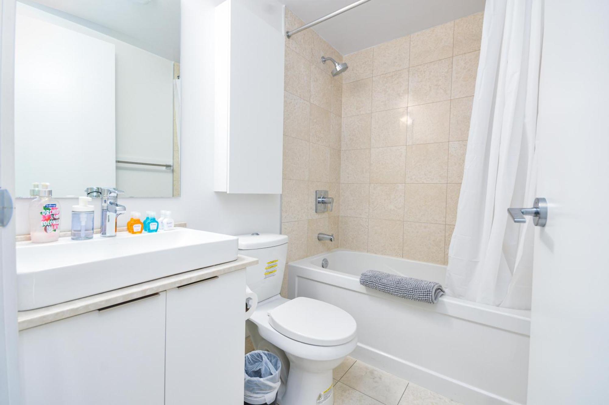 Downtown Toronto Condo Near Cn Tower, Scotiabank Arena, Rogers Centre, Union Station 외부 사진