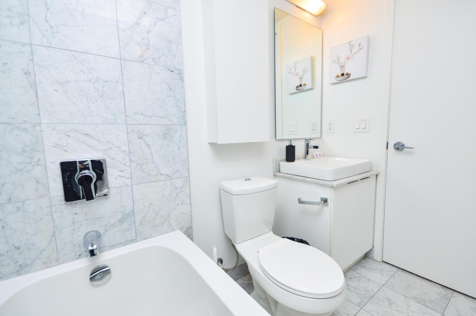 Downtown Toronto Condo Near Cn Tower, Scotiabank Arena, Rogers Centre, Union Station 외부 사진