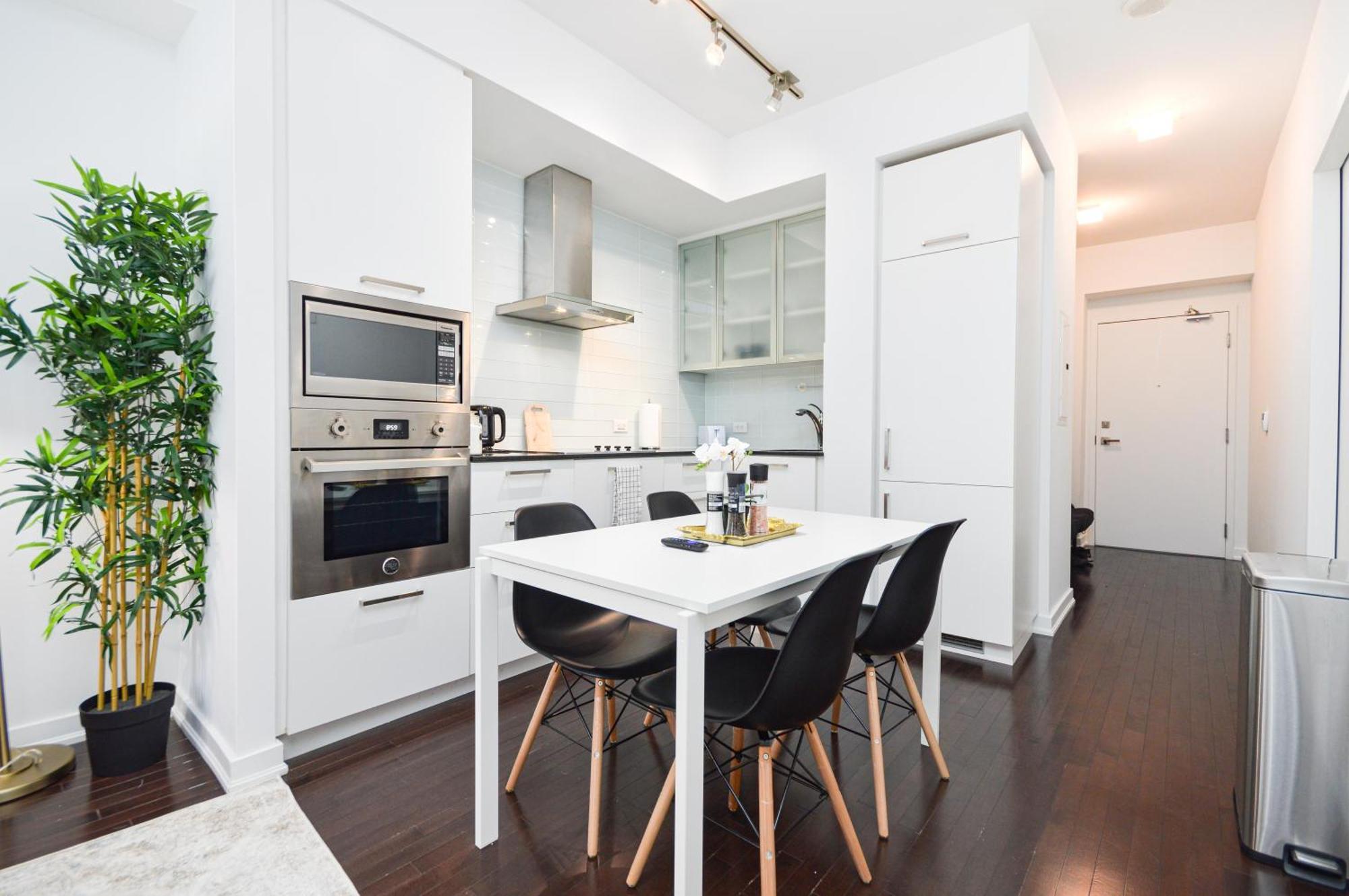 Downtown Toronto Condo Near Cn Tower, Scotiabank Arena, Rogers Centre, Union Station 외부 사진